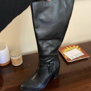 Wide calf Black knee high heeled boots